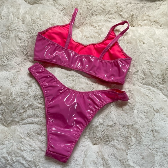 Glossy latex type bright pink Bikini Style set Size Small - Picture 9 of 12